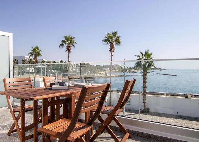 Phaedrus Living Seaview Studio Suite Lighthouse 52